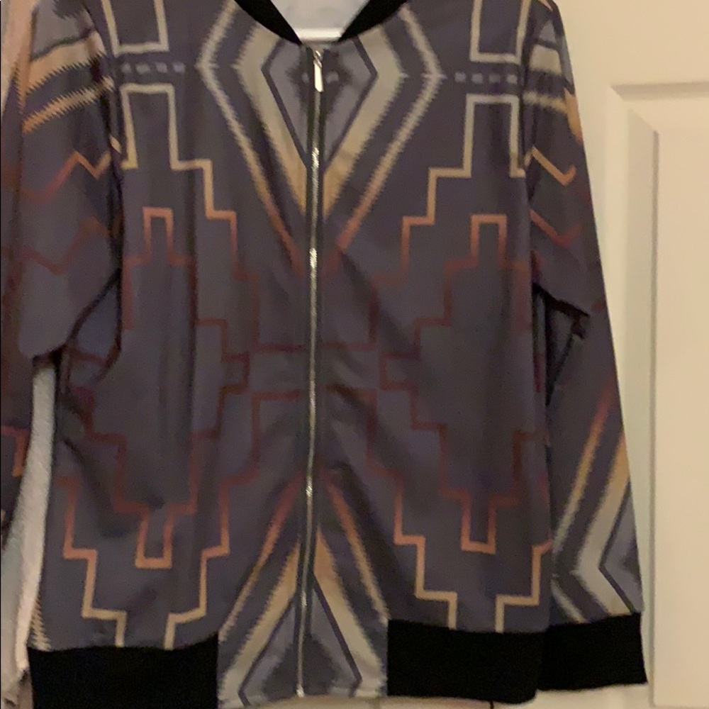 Lightweight Jacket - Picture 3 of 6